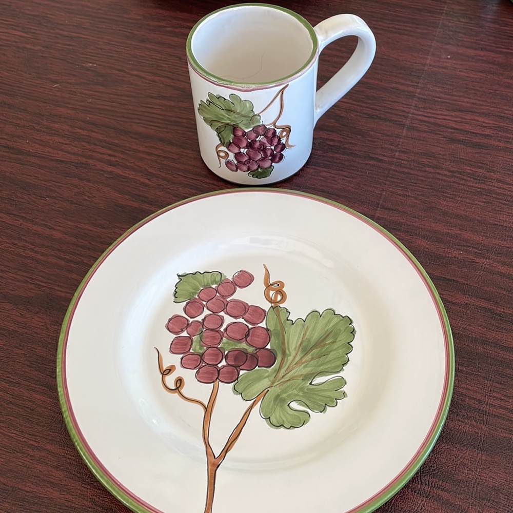 Fortebraccio Ceramiche Grapes plate and mug